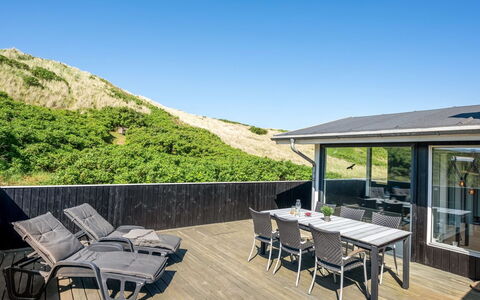Lill - 50M from the Sea: Plantengemeenschap, Zonlicht, Kruidachtige Plant, Tuin, Plantage, Landbouw, Boerderij