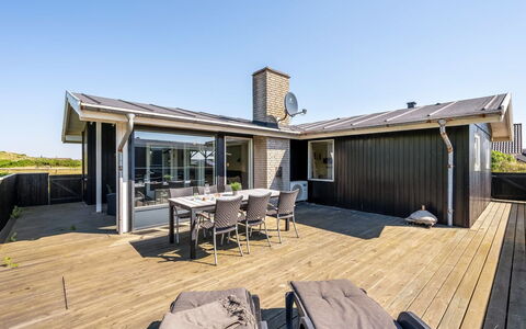 Lill - 50M from the Sea: Plantengemeenschap, Zonlicht, Kruidachtige Plant, Tuin, Plantage, Landbouw, Boerderij