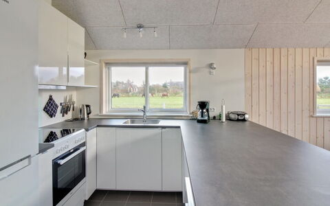 Ethel - 1.5Km to the Fjord: Keuken, Flooring, Plafond, Countertop, Interieur Ontwerp, Verdieping, Cabinetry, Toestel Van De Keuken, Huishoudapparatuur