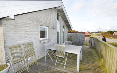 Enwald - 300M from the Sea: Huis, Verblijf, Deur, Siding, Plank, Trap, Daylighting, Balkon, Dek
