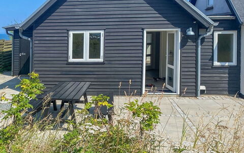Alkmar - 75M from the Sea: Hout, Dak, Architectuur, Huis, Huis, Verblijf, Siding, Hardwood, Helling, Landgoed