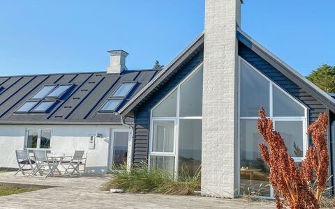 Alkmar - 75M from the Sea: Hout, Dak, Architectuur, Huis, Huis, Verblijf, Siding, Hardwood, Helling, Landgoed