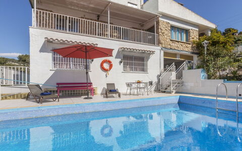 Villa Pedro: Zwembad, Woongebied, Toevlucht, Menselijke Nederzetting, Samengesteld Materiaal, Landgoed, Buitenmeubels, Villa, Hotel, Balkon