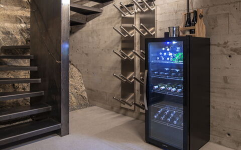 Kaunerberg 105: Hout, Gas, Huishoudapparatuur, Machine, Major Appliance, Glas, Flooring, Gebouw, Metaal