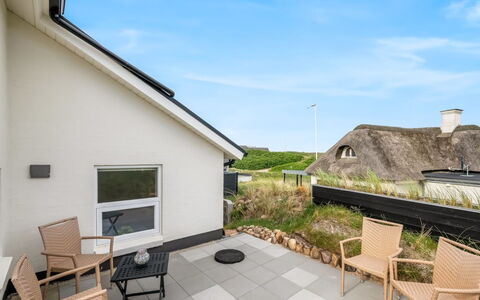 Ristana - 100M from the Sea: Huis, Dak, Verblijf, Landgoed, Oprit, Balkon, Daylighting, Villa