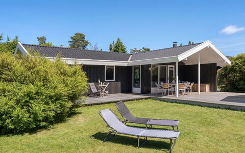 Ingelis - 1.2Km from the Sea: Flooring, Verdieping, Plafond, Interieur Ontwerp, Countertop, Keuken, Cabinetry, Kamer, Major Appliance, Lichte Inrichting