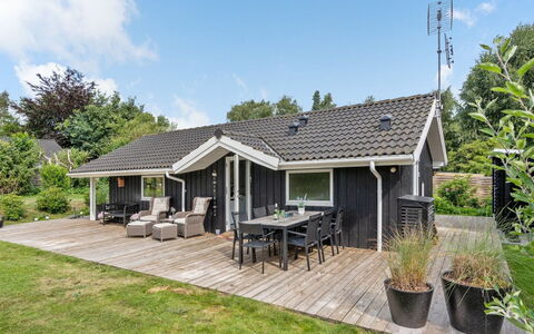 Franca - 500M from the Sea: Hout, Dak, Architectuur, Huis, Huis, Verblijf, Siding, Hardwood, Helling, Landgoed