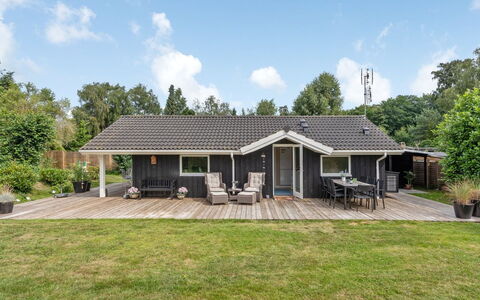 Franca - 500M from the Sea: Hout, Dak, Architectuur, Huis, Huis, Verblijf, Siding, Hardwood, Helling, Landgoed