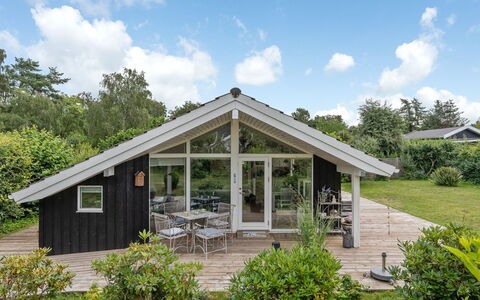 Franca - 500M from the Sea: Hout, Dak, Architectuur, Huis, Huis, Verblijf, Siding, Hardwood, Helling, Landgoed