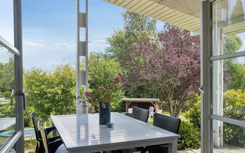Donco - 600M from the Sea: Vegetation, Struik, De Lente, Verblijf, Tuin, Schaduw, Backyard, Werf, Stoel
