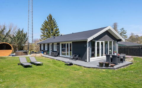 Øllegaard - 1Km from the Sea: Plantengemeenschap, Zonlicht, Kruidachtige Plant, Tuin, Plantage, Landbouw, Boerderij