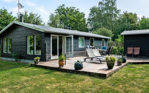 Lucie - 1.5Km from the Sea: Huis, Huis, Verblijf, Dak, Siding, Deur, Groundcover, Tuin, Garden Gebouwen, Werf