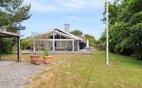 Tonia - 290M from the Sea: Hout, Dak, Architectuur, Huis, Huis, Verblijf, Siding, Hardwood, Helling, Landgoed