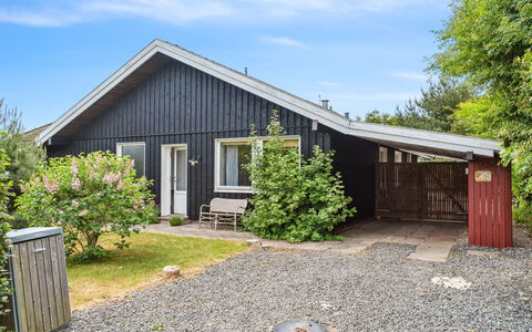 Tonia - 290M from the Sea: Hout, Dak, Architectuur, Huis, Huis, Verblijf, Siding, Hardwood, Helling, Landgoed