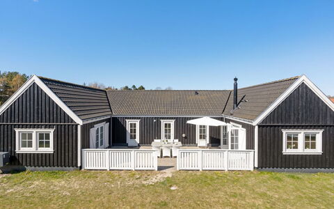 Drude - 920M from the Sea: Hout, Dak, Architectuur, Huis, Huis, Verblijf, Siding, Hardwood, Helling, Landgoed