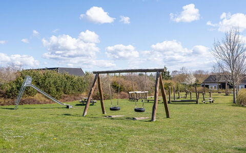 Drude - 920M from the Sea: Hout, Dak, Architectuur, Huis, Huis, Verblijf, Siding, Hardwood, Helling, Landgoed