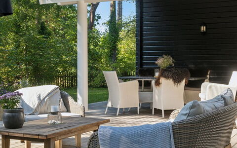 Anar - 900M from the Sea: Appartement, Schaduw, Balkon, Stoel, Hek, Buitenmeubels, Aluminium, Kunstgras