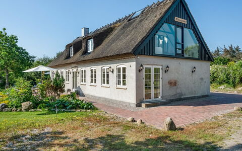 Rebana - 30M from the Sea: Verblijf, Schuur, Hut, Boerderij, Prairie, Keet, Schuur, Blokhut, Garden Gebouwen