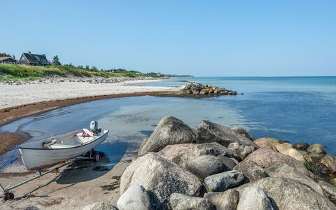 Rebana - 30M from the Sea: Verblijf, Schuur, Hut, Boerderij, Prairie, Keet, Schuur, Blokhut, Garden Gebouwen