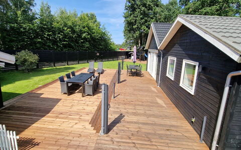 Makrina - 175M from the Sea: Hout, Dak, Architectuur, Huis, Huis, Verblijf, Siding, Hardwood, Helling, Landgoed