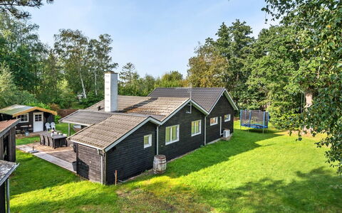 Makrina - 175M from the Sea: Hout, Dak, Architectuur, Huis, Huis, Verblijf, Siding, Hardwood, Helling, Landgoed