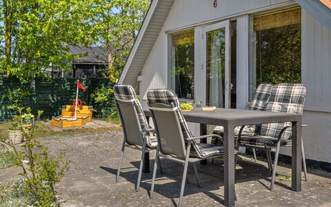 Marita - 225M from the Sea: Woongebied, Dak, Voorstad, Oprit, Landgoed, Schoorsteen