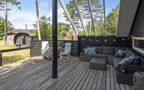 Sahra - 200M from the Sea: Dak, Huis, Huis, Verblijf, Siding, Landgoed, Oprit, Garden Gebouwen, Werf, Schuur