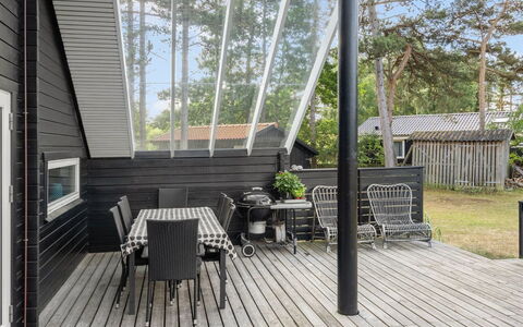Sahra - 200M from the Sea: Dak, Huis, Huis, Verblijf, Siding, Landgoed, Oprit, Garden Gebouwen, Werf, Schuur