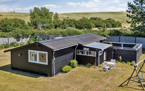Ludvika - 350M from the Sea: Huis, Verblijf, Veranda, Siding, Boerderij, Outdoor Structuur
