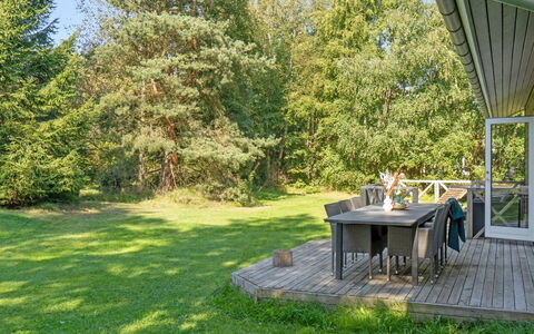 Pietari - 1.2Km from the Sea: Hout, Dak, Architectuur, Huis, Huis, Verblijf, Siding, Hardwood, Helling, Landgoed