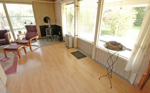 Yari - 250M from the Sea: Dak, Huis, Deur, Verblijf, Schaduw, Siding, Werf, Landgoed, Backyard