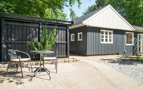 Tannie - 300M from the Sea: Woongebied, Dak, Voorstad, Oprit, Landgoed, Schoorsteen
