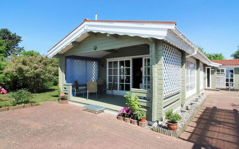 Enrik - 123M from the Sea: Hout, Dak, Architectuur, Huis, Huis, Verblijf, Siding, Hardwood, Helling, Landgoed