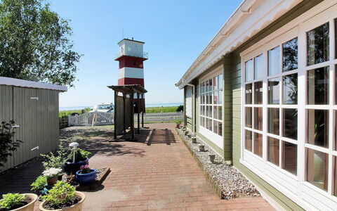 Enrik - 123M from the Sea: Hout, Dak, Architectuur, Huis, Huis, Verblijf, Siding, Hardwood, Helling, Landgoed