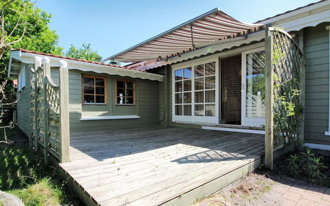 Enrik - 123M from the Sea: Hout, Dak, Architectuur, Huis, Huis, Verblijf, Siding, Hardwood, Helling, Landgoed
