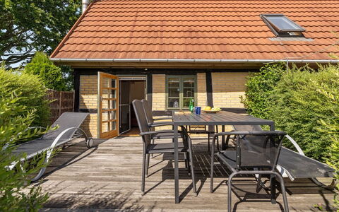 Redlef - 9Km from the Sea: Flooring, Muur, Verdieping, Interieur Ontwerp, Hout, Plafond, Houten Vloer, Verlichting, Meubilair, Laminaatvloer