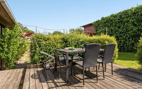 Redlef - 9Km from the Sea: Flooring, Muur, Verdieping, Interieur Ontwerp, Hout, Plafond, Houten Vloer, Verlichting, Meubilair, Laminaatvloer