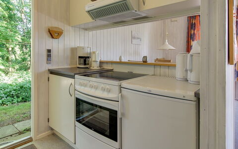 Virve - 300M from the Sea: Dak, Huis, Huis, Verblijf, Deur, Siding, Dek, Veranda, Plank, Hardwood