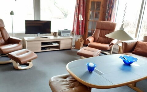 Virve - 300M from the Sea: Dak, Huis, Huis, Verblijf, Deur, Siding, Dek, Veranda, Plank, Hardwood