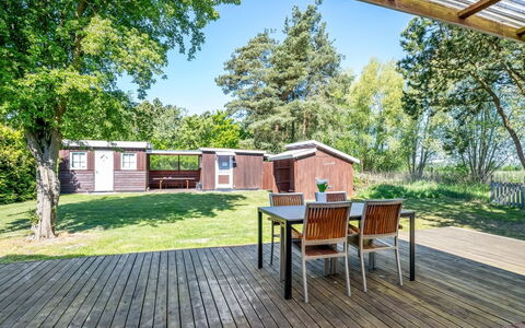 Arendine - 700M from the Sea: Dak, Huis, Huis, Verblijf, Deur, Siding, Dek, Veranda, Plank, Hardwood