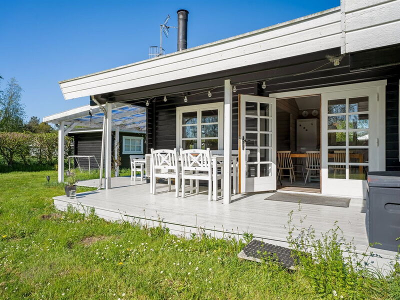 Lamberthus - 600M from the Sea