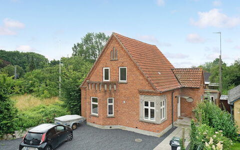 Feikje - 5.5Km from the Sea: Dak, Huis, Deur, Verblijf, Schaduw, Siding, Werf, Landgoed, Backyard