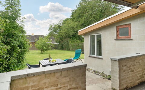 Feikje - 5.5Km from the Sea: Dak, Huis, Deur, Verblijf, Schaduw, Siding, Werf, Landgoed, Backyard