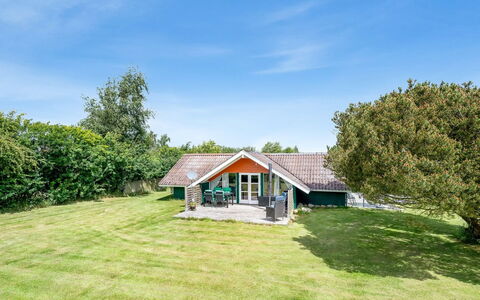Elijoan - 400M from the Sea: Dak, Huis, Land Lot, Huis, Verblijf, Landgoed, Garden Gebouwen, Schaduw, Blokhut, Landscaping