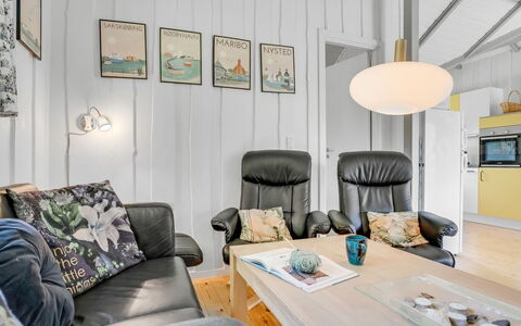 Elijoan - 400M from the Sea: Woongebied, Dak, Voorstad, Oprit, Landgoed, Schoorsteen