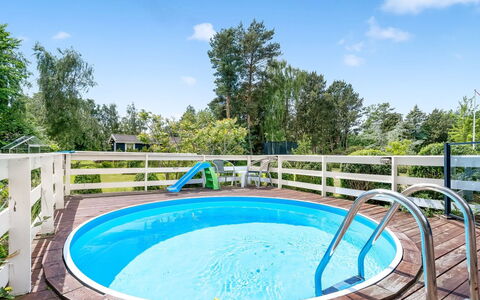 Asmine - 670M from the Sea: Dak, Huis, Huis, Verblijf, Siding, Landgoed, Oprit, Garden Gebouwen, Werf, Schuur