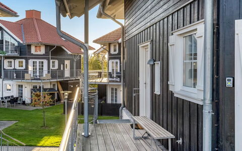 Nikica - 350M from the Sea: Architectuur, Dak, Huis, Samengesteld Materiaal, Daylighting, Siding, Oprit