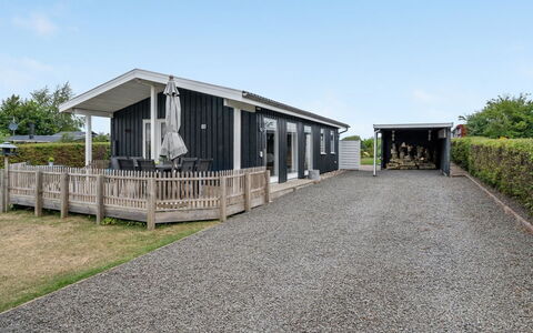 Asya - 600M from the Sea: Blauw, Struik, Verblijf, Groundcover, Tuin, Landgoed, Schaduw, Landscaping, Boerderij, Eco Hotel