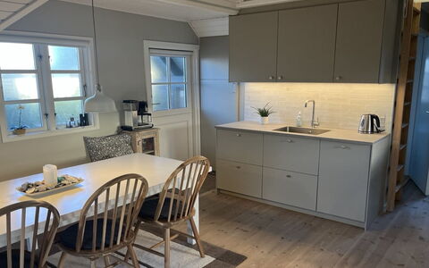Ulv - 25M from the Sea: Flooring, Meubilair, Verdieping, Interieur Ontwerp, Hout, Keuken, Cabinetry, Houten Vloer, Huis, Countertop