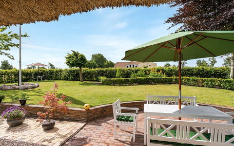 Maileen - 2.1Km to the Fjord: Blauw, Struik, Verblijf, Groundcover, Tuin, Landgoed, Schaduw, Landscaping, Boerderij, Eco Hotel